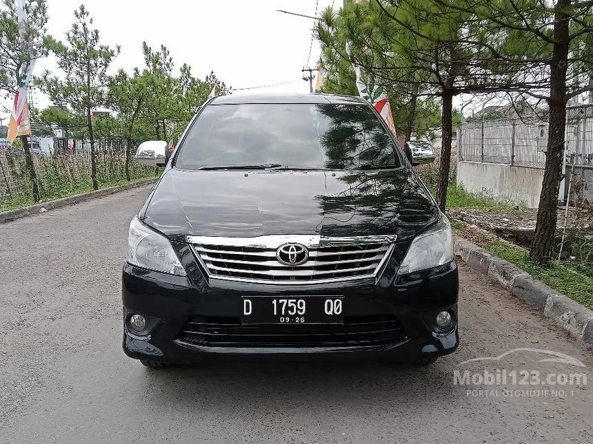 Jual Mobil Toyota Kijang Innova 2012 E 2.0 di Jawa Barat Manual MPV Hitam Rp 140.000.000
