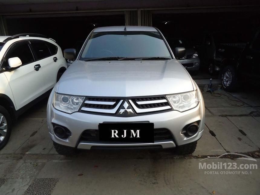 Jual Mobil  Mitsubishi Pajero Sport  2011 Exceed Manual  2 5 