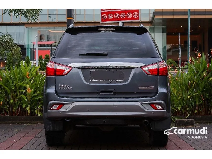 2017 Isuzu MU-X Premiere SUV