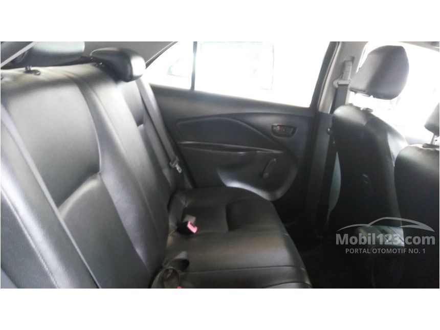 ringan mudah dan pinjaman di Manual Toyota Mobil Jakarta DKI Limo Jual 2012 1.5