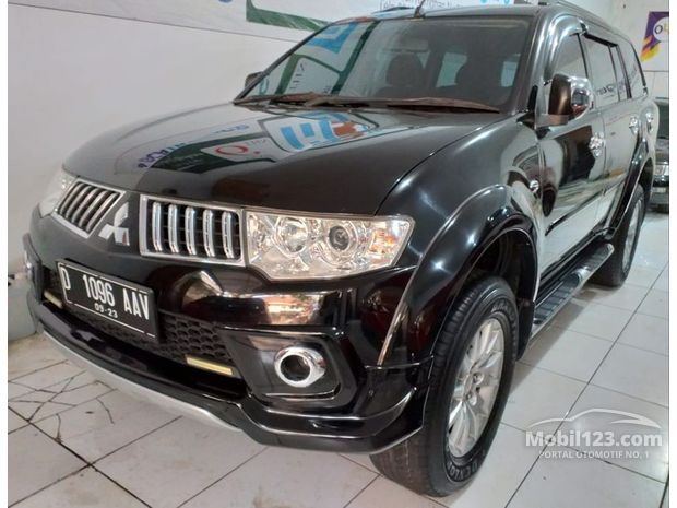 Mitsubishi Pajero  Sport Mobil  Bekas  Baru  dijual  di 