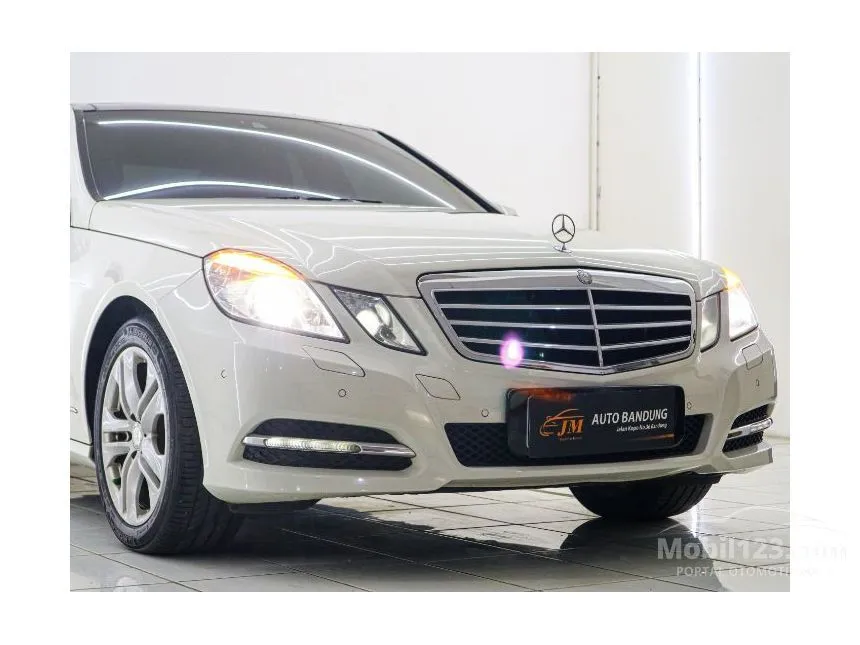 2011 Mercedes-Benz E300 Avantgarde AMG Sedan