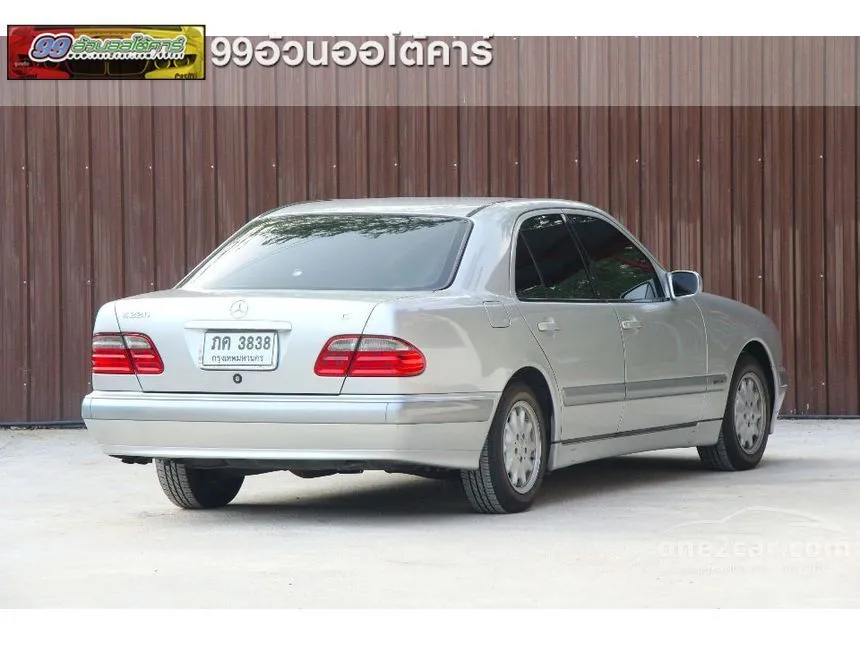 2001 Mercedes-Benz E220 Classic CDI Sedan