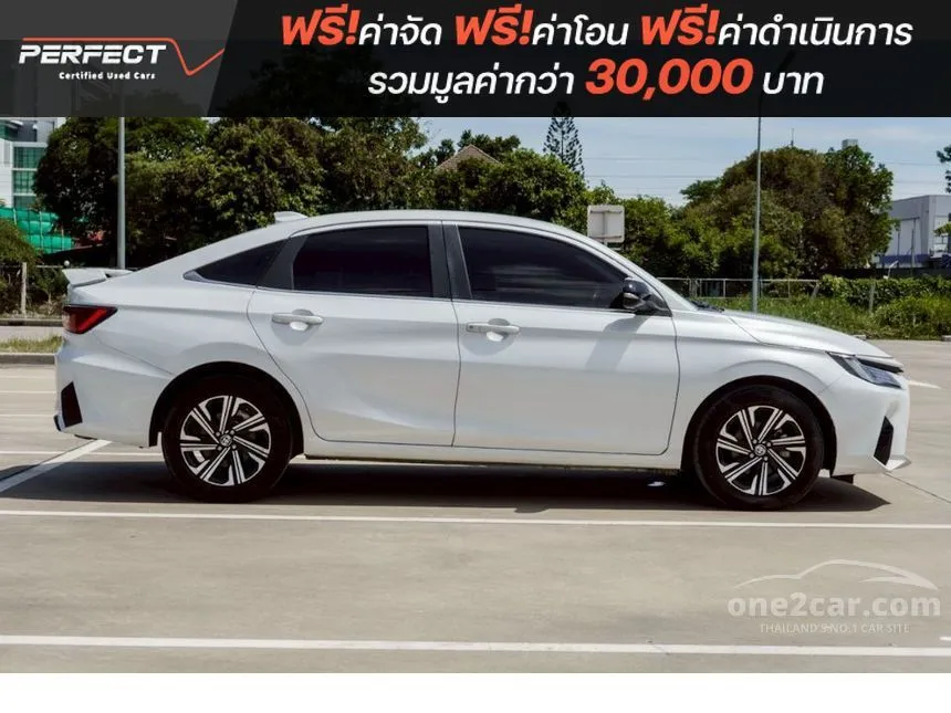 2023 Toyota Yaris Ativ Premium Luxury Sedan