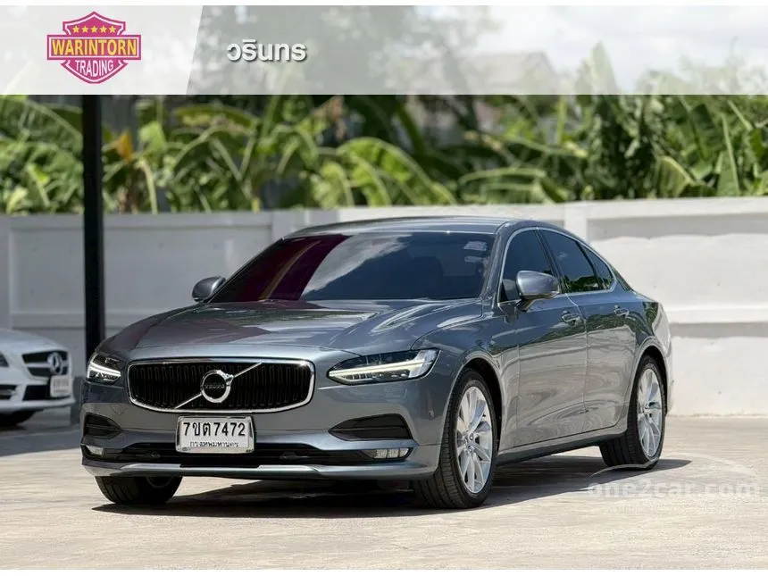 2017 Volvo S90 D4 Momentum Sedan