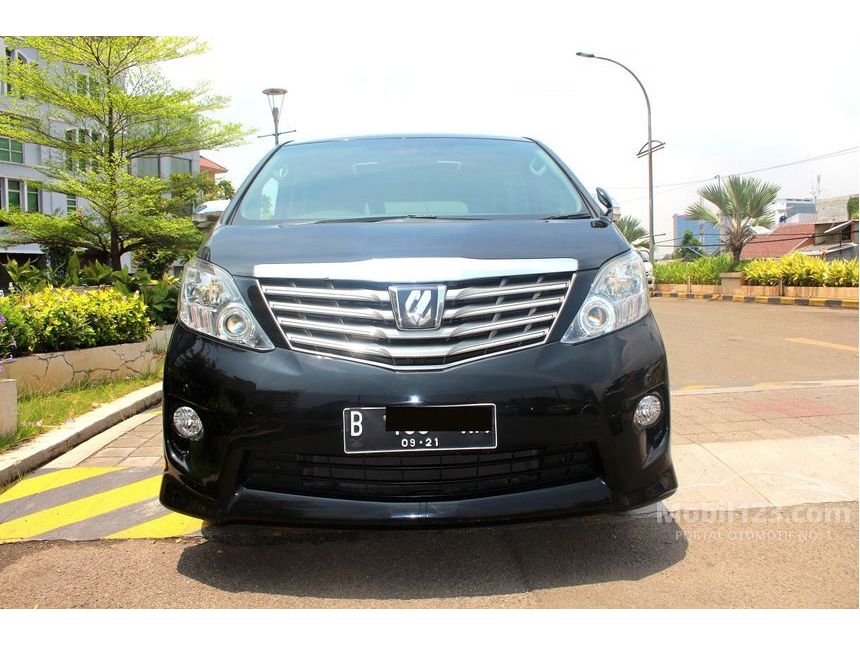 Legenda Jalanan: Mengupas Detail Toyota Alphard 2011 Hitam