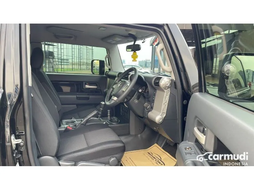 2017 Toyota FJ Cruiser SUV