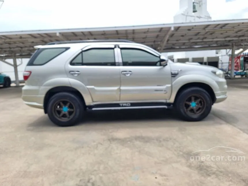 2011 Toyota FORTUNER V SUV