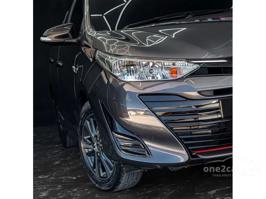 2020 Toyota Yaris Ativ Mid Sedan