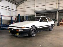 1985 Toyota Corolla Trueno AE86 1.6 Sedan