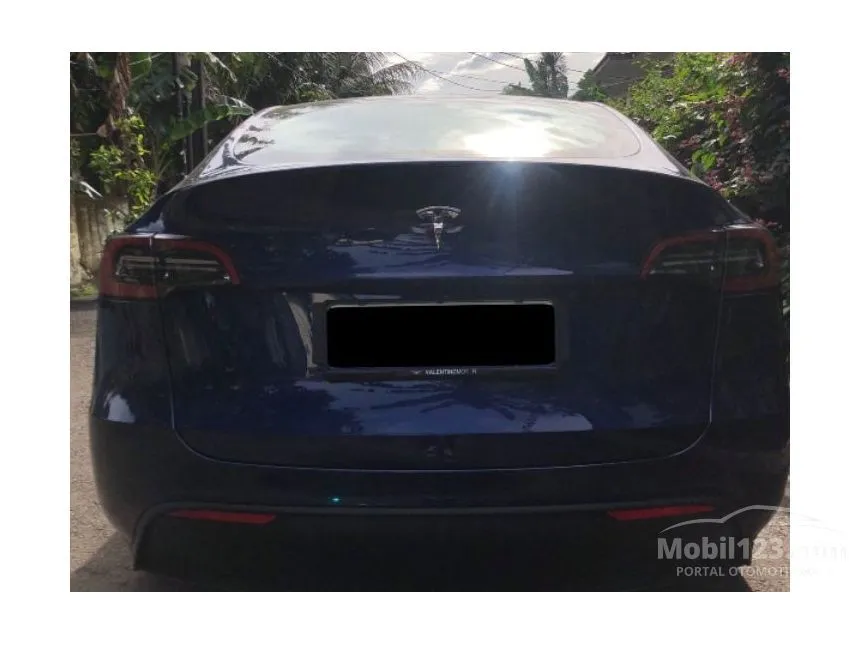 2023 Tesla Model Y Standard Range Wagon