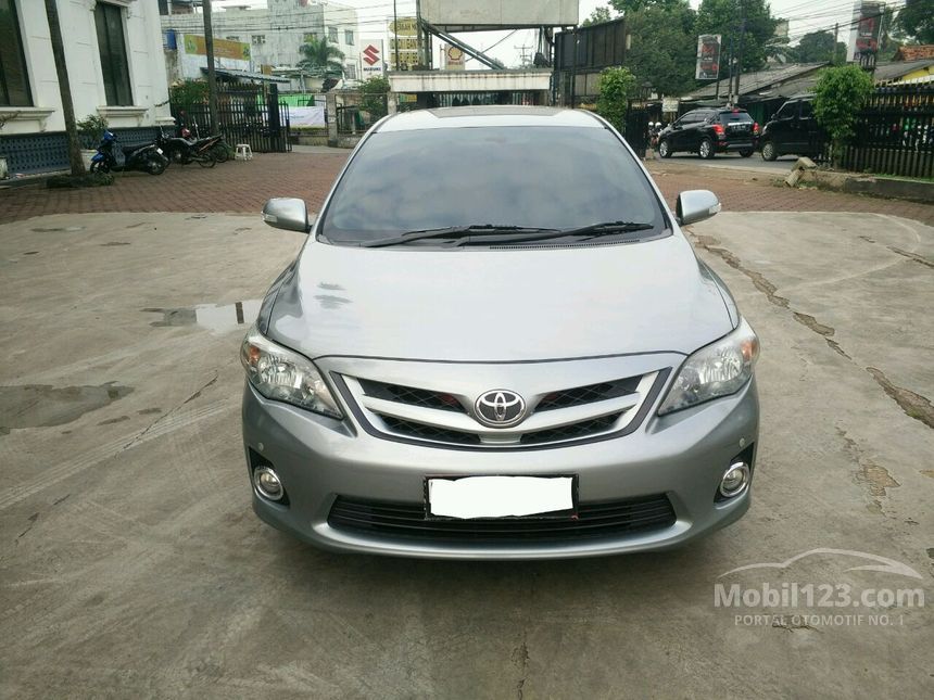 Jual Mobil  Toyota Corolla Altis  2010 V 2 0 di Jawa Barat 