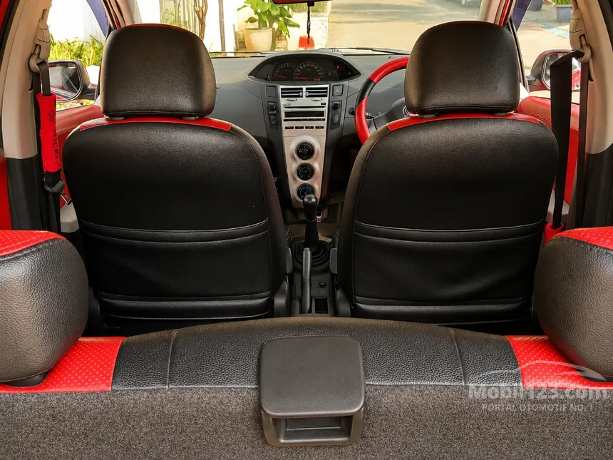 2011 Toyota Yaris J Hatchback