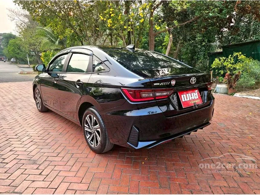2022 Toyota Yaris Ativ Smart Sedan