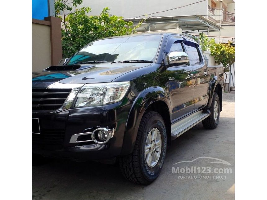 Jual Mobil  Toyota  Hilux  2013  G 3 0 di Jawa Barat Manual 