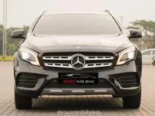 ( TDP 5jt ) MERCEDES BENZ GLA200 1.6 AMG NIGHT AT 2020 Hitam • Black on Alcantara Black Kondisi Istimewa Dan Dijamin Siap Pakai #kawanmobilbekas
