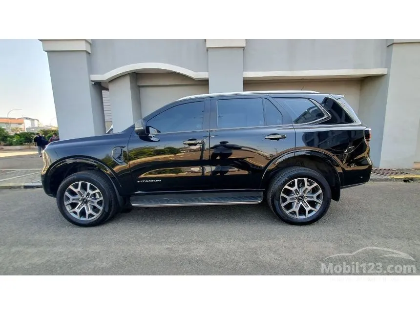 2025 Ford Everest Titanium SUV
