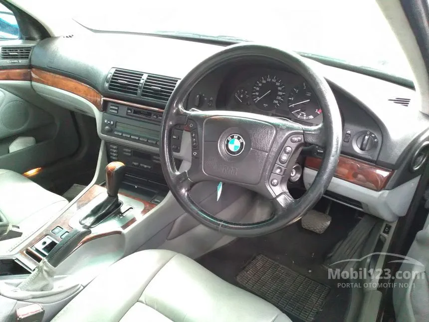 2000 BMW 528i Touring Wagon