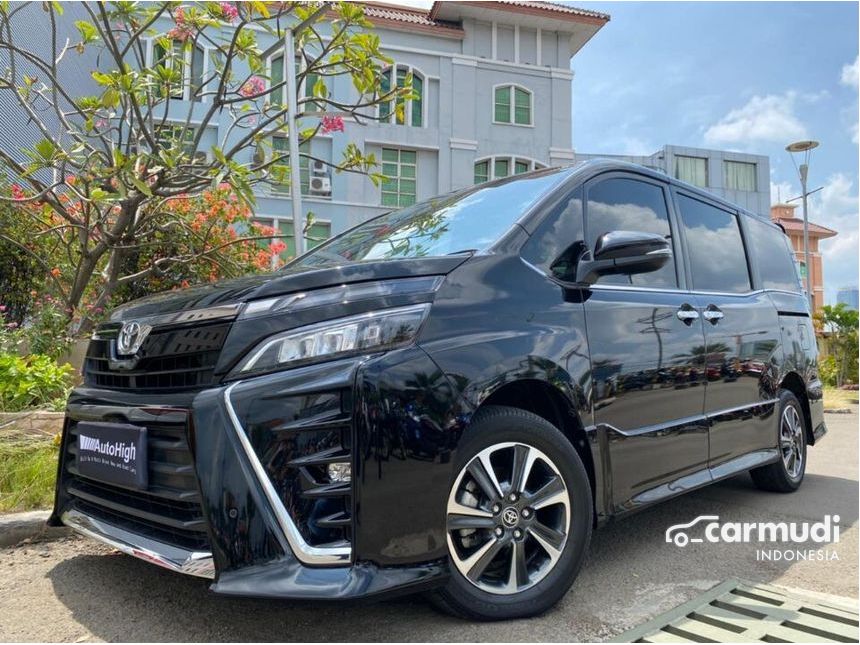 Toyota voxy 2019 фото