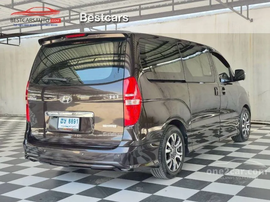 2017 Hyundai H-1 Deluxe Van