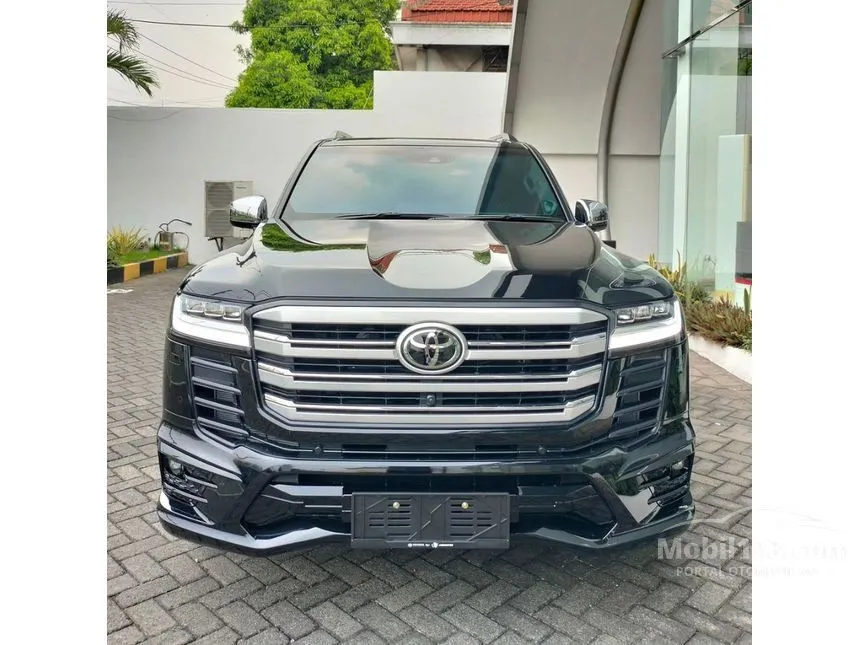 Jual Mobil Toyota Land Cruiser 2024 VX