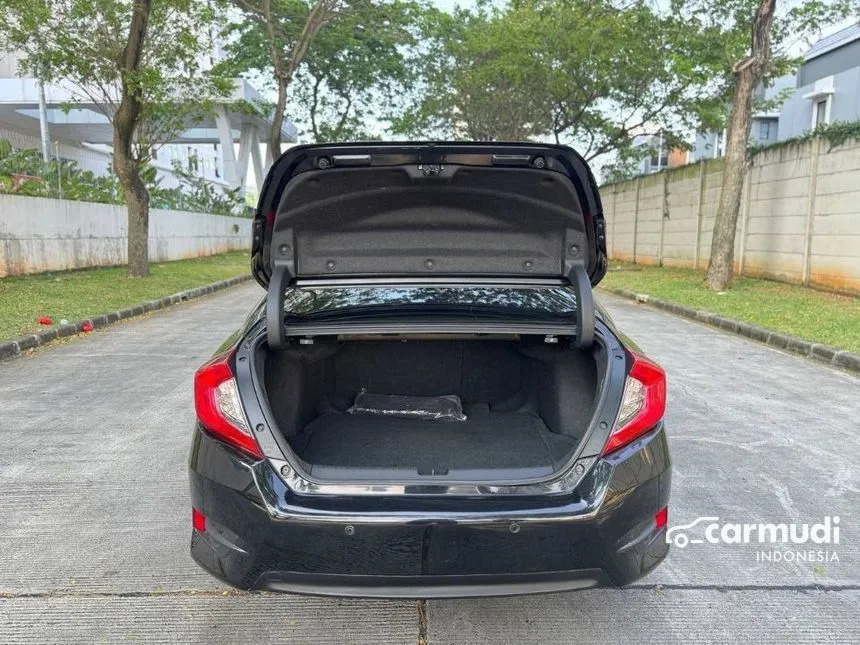 2018 Honda Civic ES Sedan