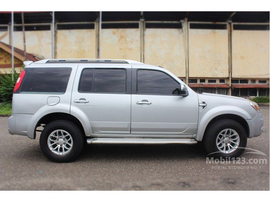 2012 Ford Everest 10-S SUV