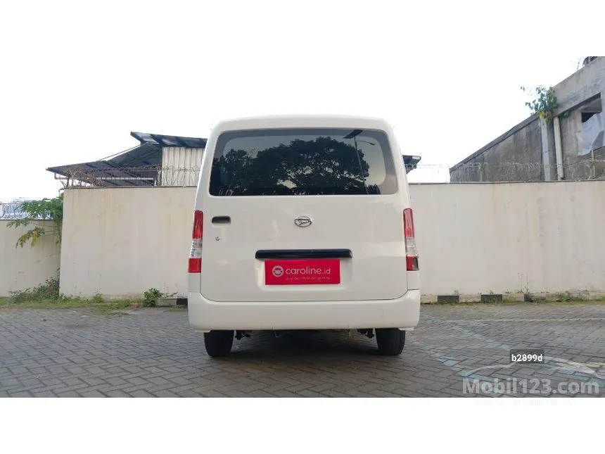 2022 Daihatsu Gran Max Mini Bus D PS Van