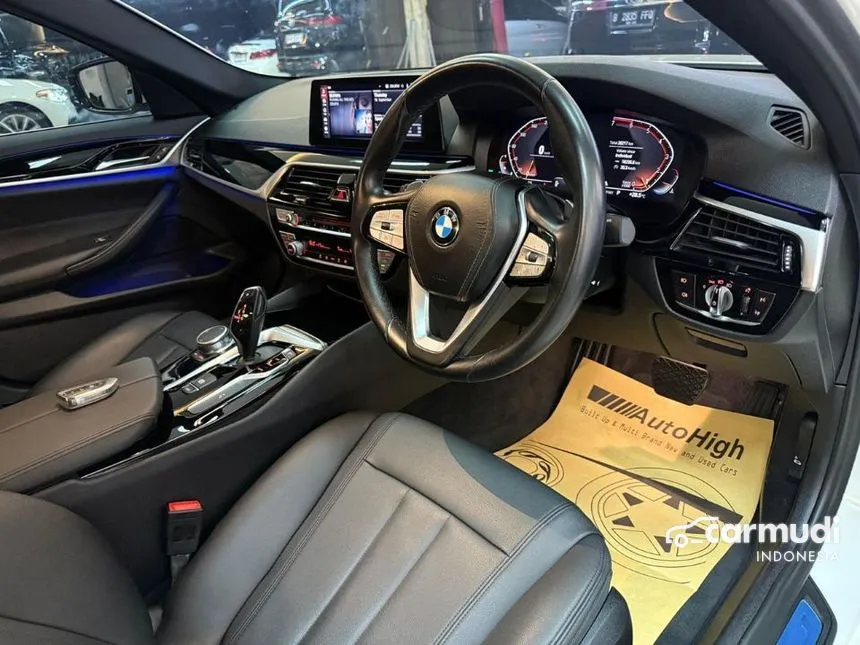 2020 BMW 520i Luxury Sedan