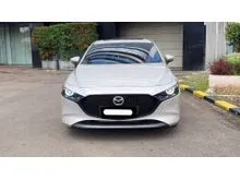 2023 Mazda 3 2.0 SKYACTIV-G Hatchback silver km 2 ribuan pajak panjang