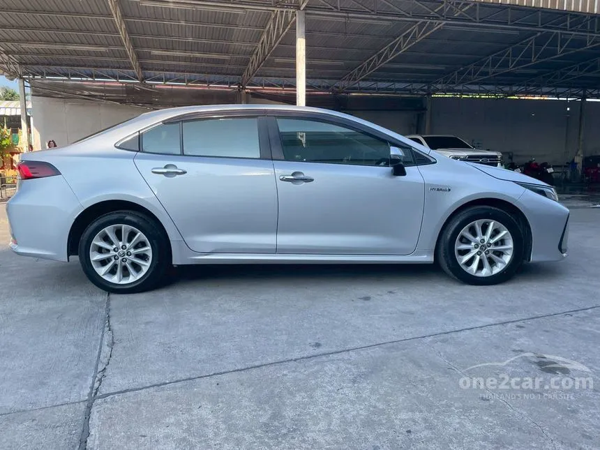 2019 Toyota Corolla Altis Hybrid Entry Sedan