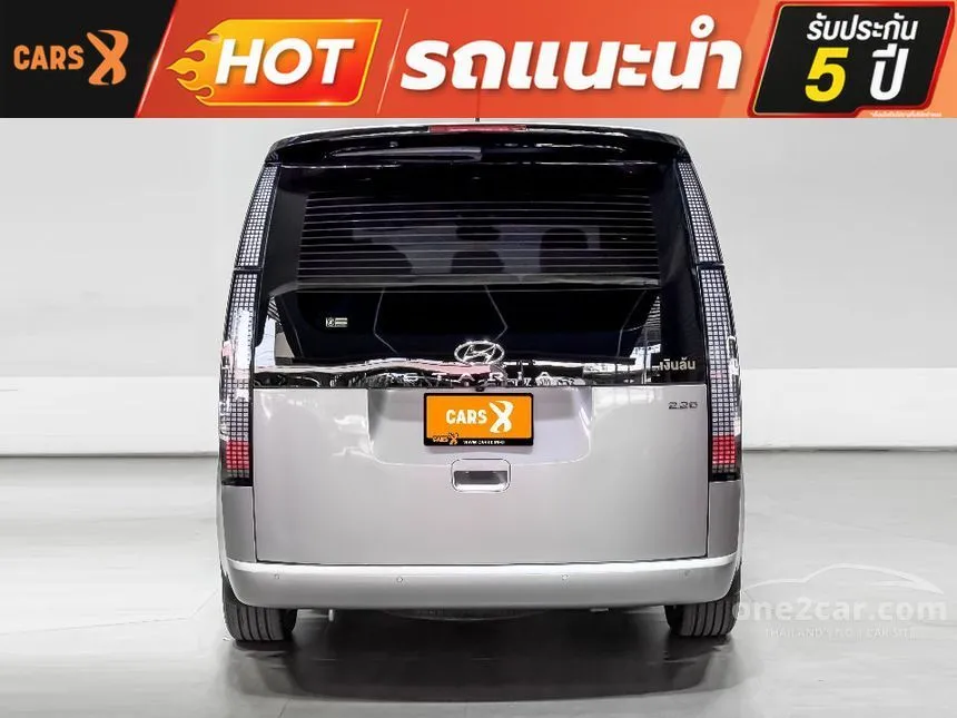 2024 Hyundai Staria SEL Van