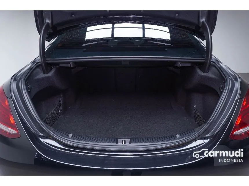 2017 Mercedes-Benz C200 AMG Line Sedan