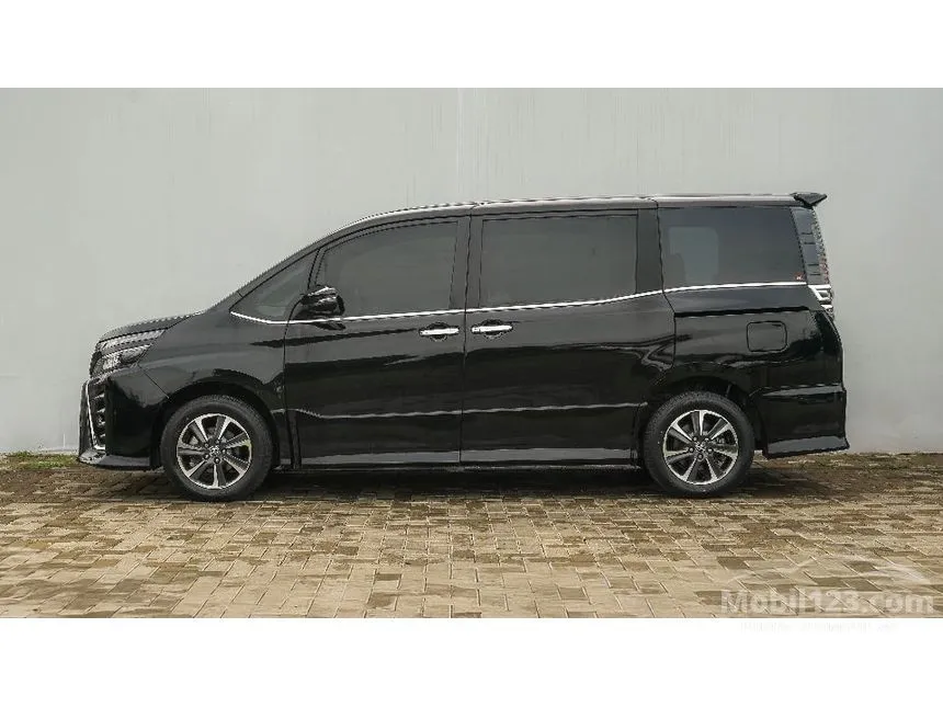 2020 Toyota Voxy MPV