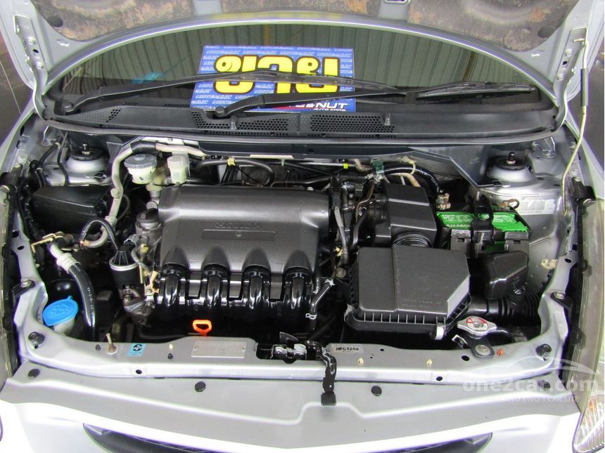 Honda Jazz 2004 S iDSi 1.5 in ภาคตะวันออก Manual Hatchback สีเงิน for