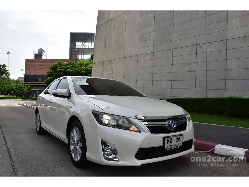 2013 Toyota CAMRY Hybrid DVD Sedan