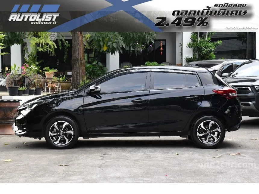 2023 Toyota YARIS Premium Hatchback