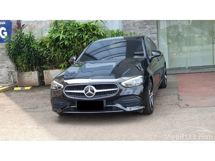 2024 Mercedes-Benz C200 Avantgarde Line Sedan