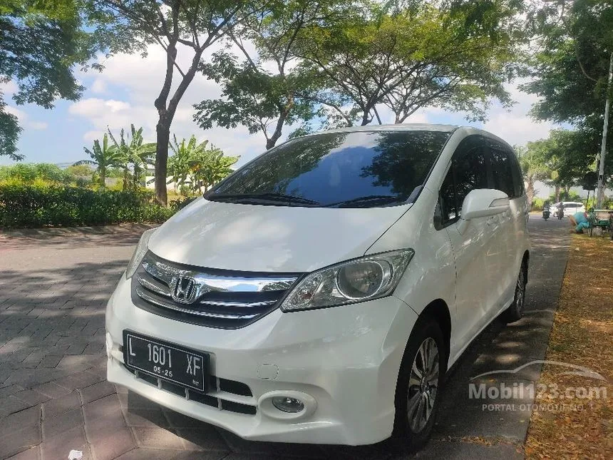 Jual Mobil Honda Freed 2013 E 1.5 di Jawa Timur Automatic MPV Putih Rp 167.000.000
