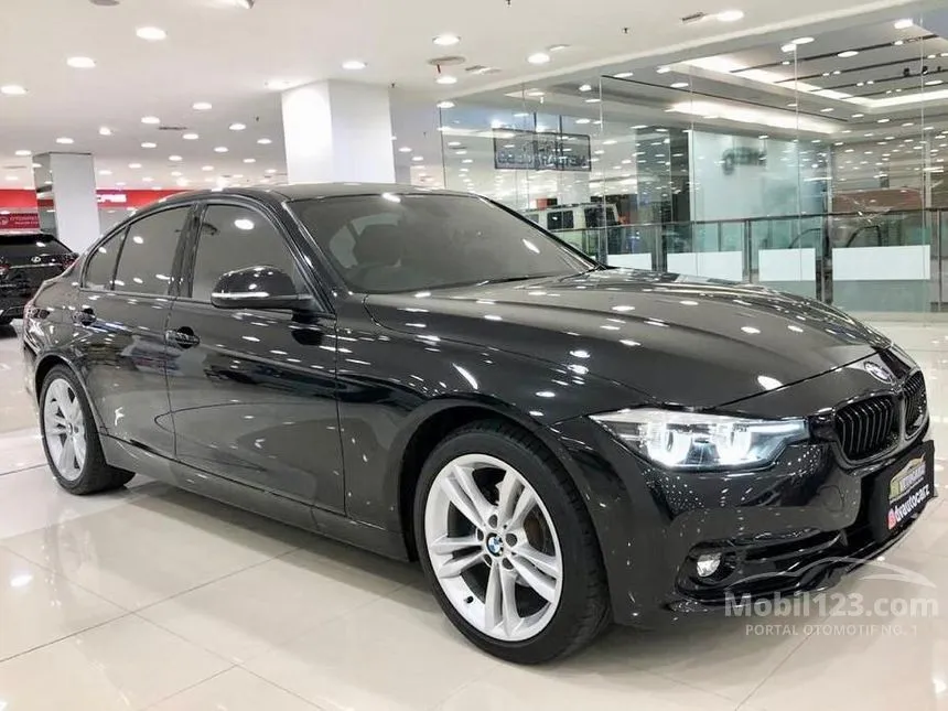 Jual Mobil BMW 320i 2019 Sport 2.0 di DKI Jakarta Automatic Sedan Hitam ...