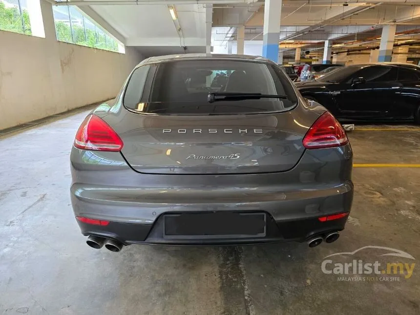 2013 Porsche Panamera 4S Hatchback