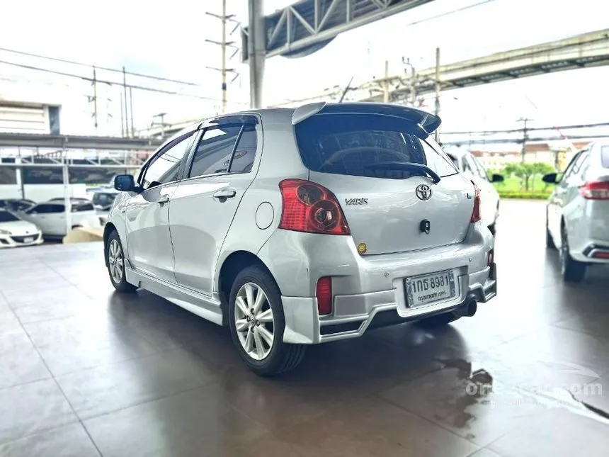 2013 Toyota YARIS G Hatchback