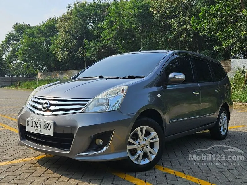 Jual Mobil Nissan Grand Livina 2013 Ultimate 1.5 di Banten Automatic MPV Abu