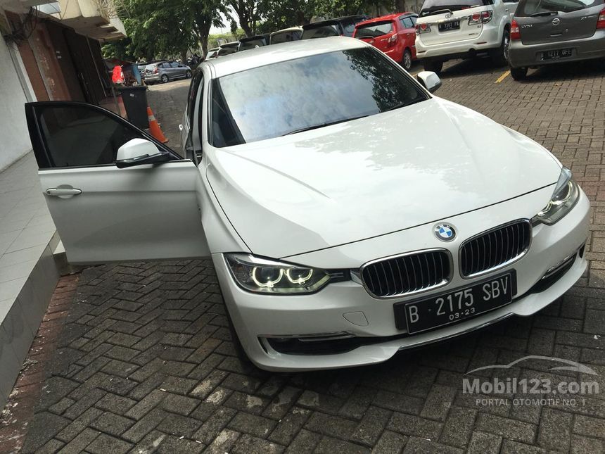 Jual Mobil  BMW  320i  2013 Luxury  2 0 di DKI Jakarta 