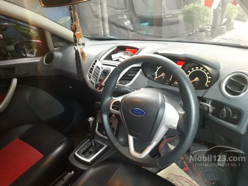 Jual Mobil Ford Fiesta 2014 Sport 1.5 di Jawa Timur 