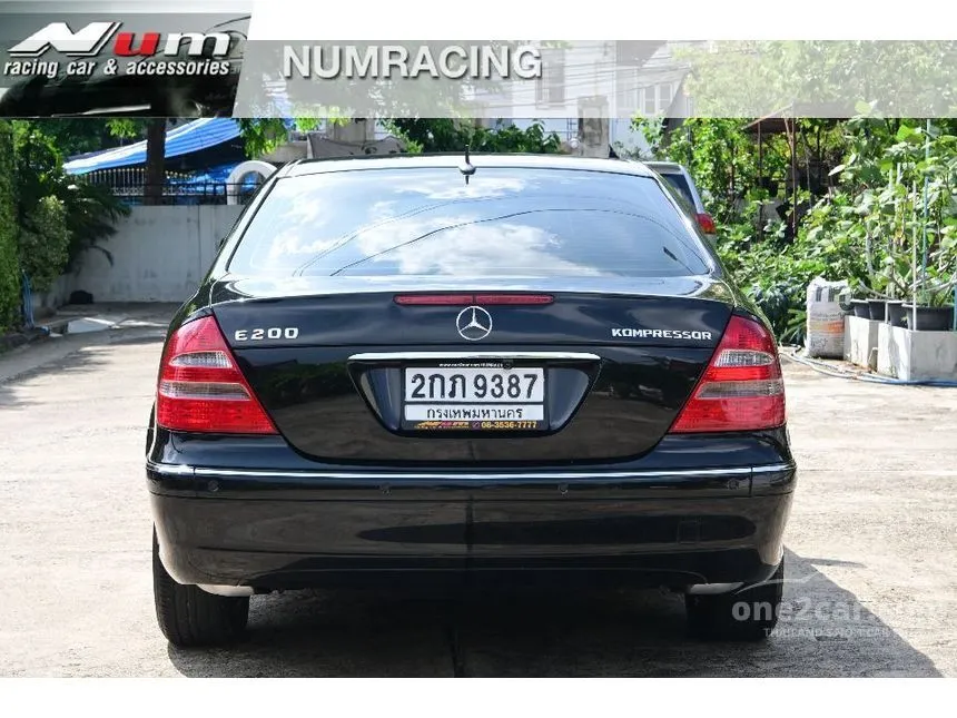 2004 Mercedes-Benz E200 Kompressor Elegance Sedan