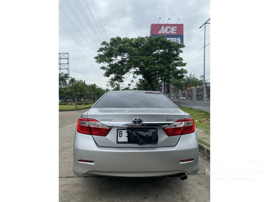 2013 Toyota Camry V Sedan