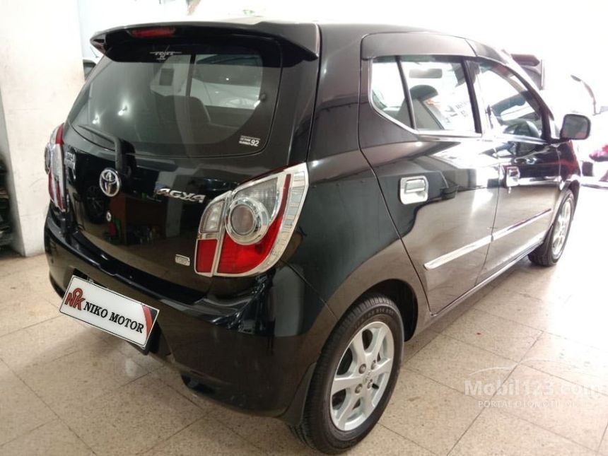 Agya GR Sport Hitam: Perpaduan Gaya dan Performa yang Memikat