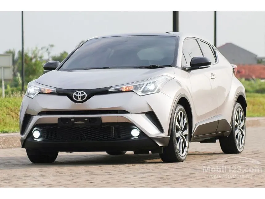 2018 Toyota C-HR (1 Tone) SUV