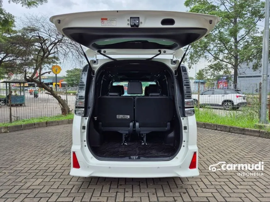 2018 Toyota Voxy MPV